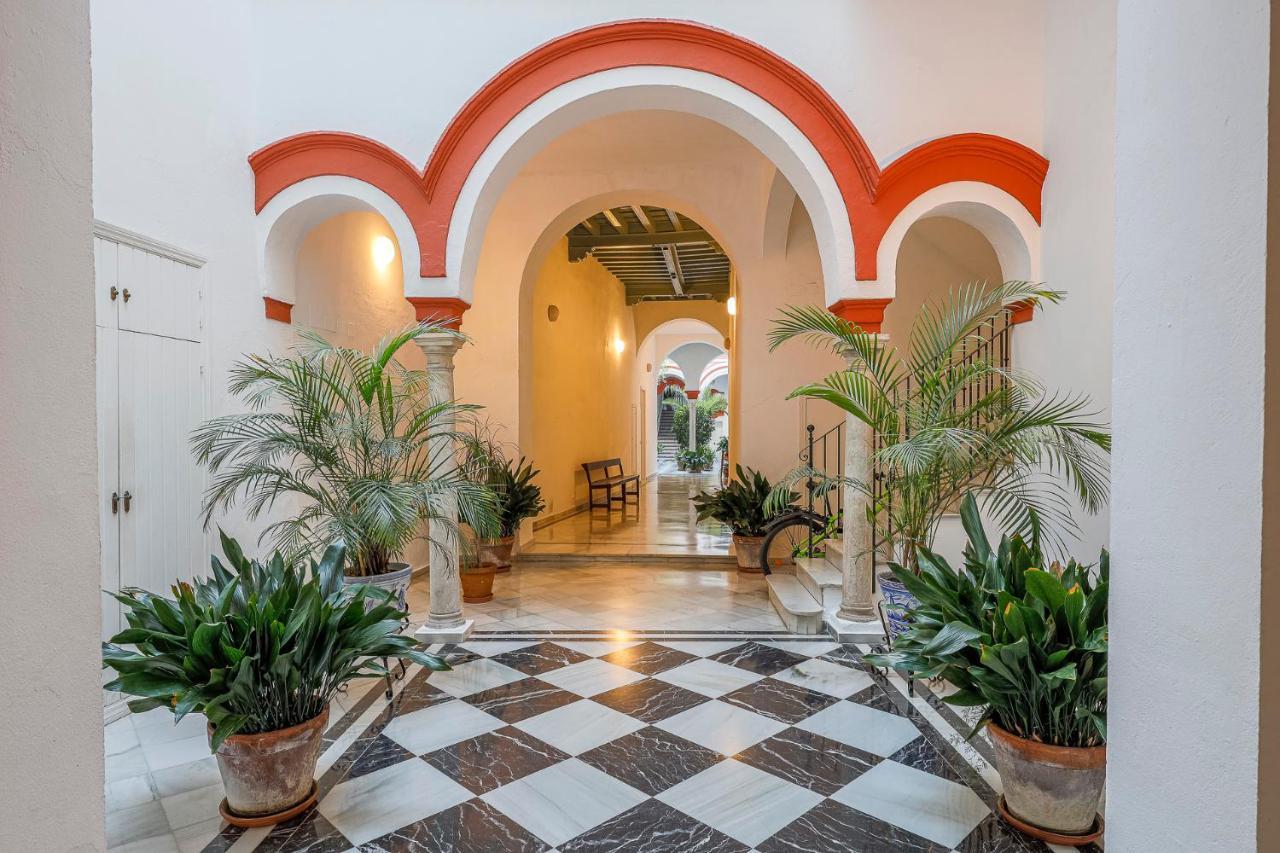 Apt. Casa Palacio Santa Cruz Cathedral Views - Séville Extérieur photo